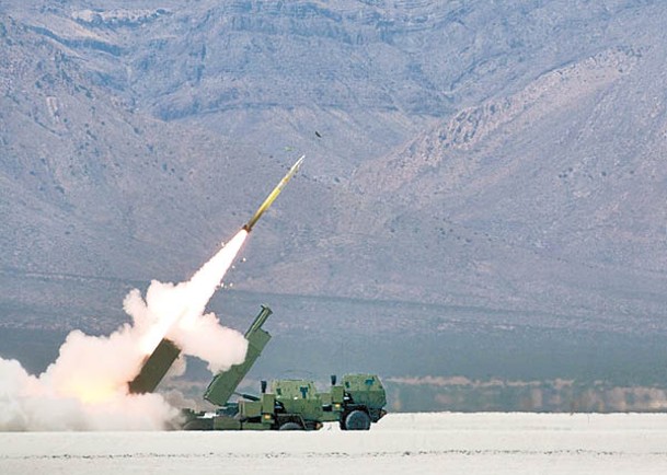 美國提供M142高機動多管火箭系統。