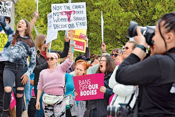 愛達荷州反墮胎禁令本月底生效，早前不少人上街抗議。
