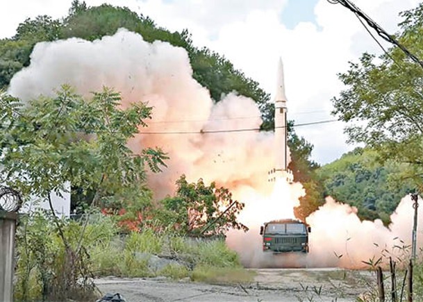 東部戰區火箭軍，日前發射東風常規導彈。