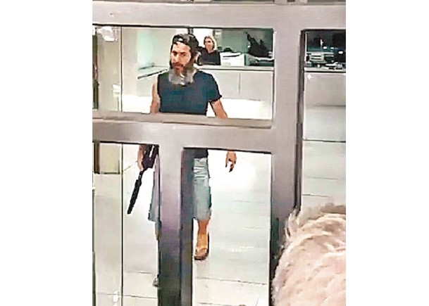 黎巴嫩男遭凍款  闖銀行槍挾人質