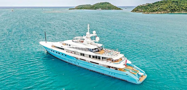 直布羅陀拍賣彭普揚斯基的豪華遊艇。