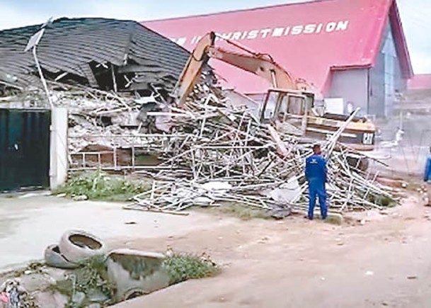 興建中樓房突倒塌  尼日利亞2死4人傷
