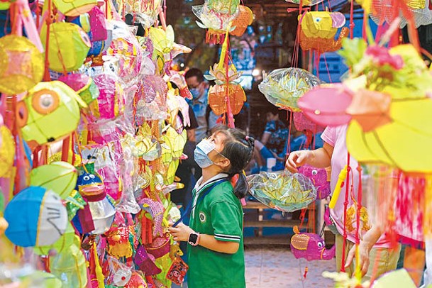 廣州市非遺街區舉行中秋慶祝活動。