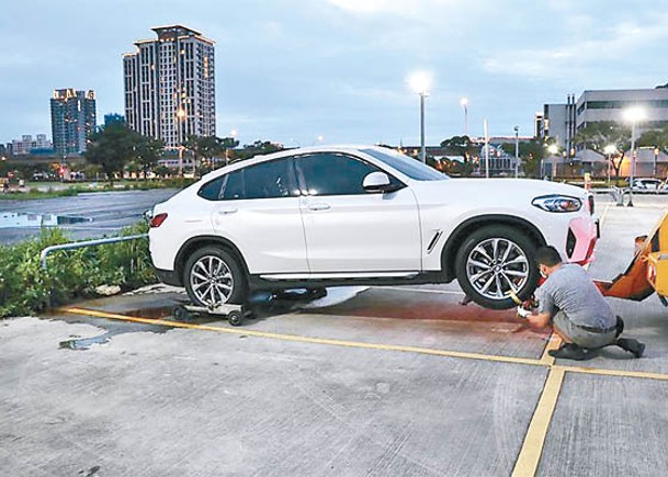 死者夫婦遇害後被藏在私家車車尾箱。（中時電子報圖片）