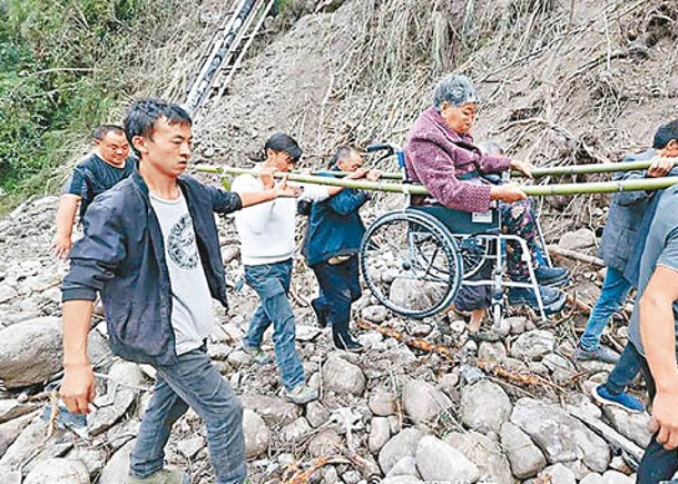 四川地震增至88人遇難  居民：四面山都垮塌