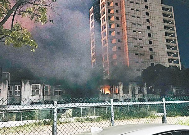 基隆港務局舊宿舍起火  疑涉人為