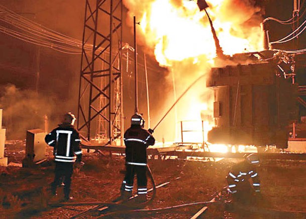 哈爾科夫州發電廠起火。