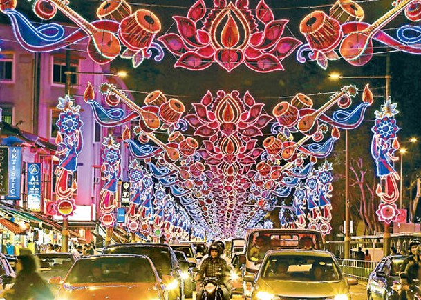 新加坡屠妖節亮燈。