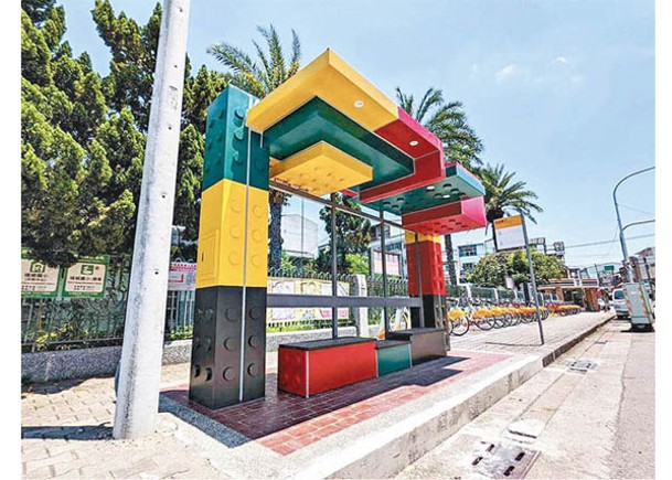 改造巴士候車亭  成公共藝術地標