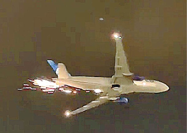 聯合航空機翼冒火花  美飛巴西客機折返