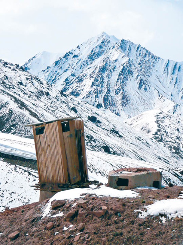 塔吉克斯坦：部分公廁所處環境惡劣。