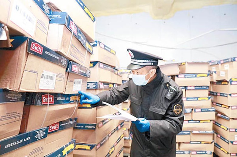 警方去年對進口冷鏈食品儲存庫進行督查。