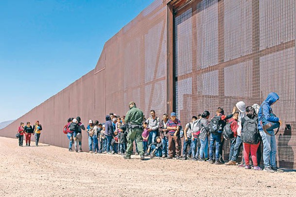 美墨邊境移民問題是華府多年來施政難題。