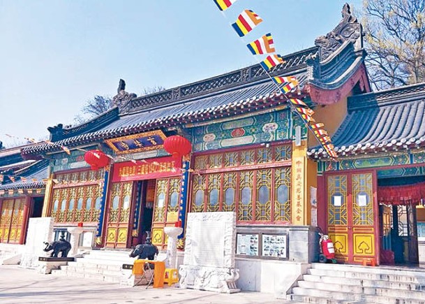 玄奘寺位於南京市。