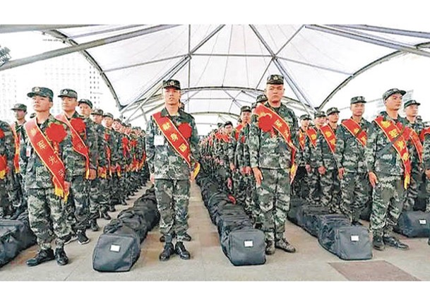 甘肅省公布措施鼓勵大學生參軍入伍。