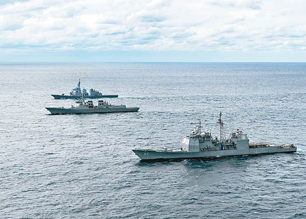 美日韓艦隻展開針對北韓的反導演習。