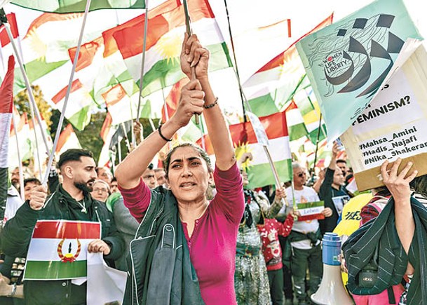 德美民眾集會  聲援伊朗阿米尼