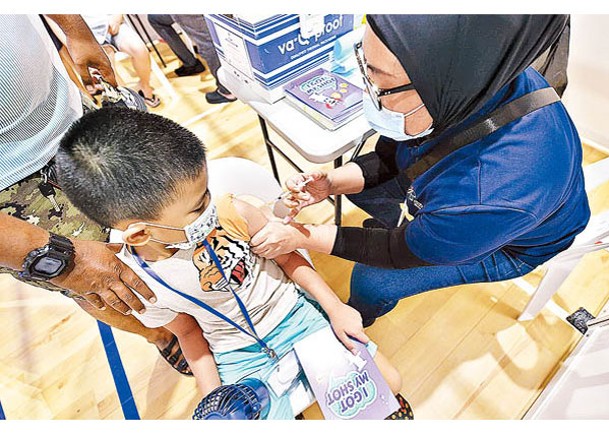 新加坡積極推動民眾接種疫苗。