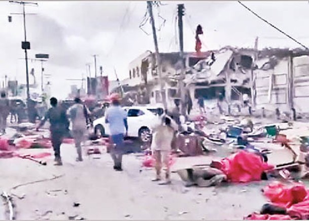 索馬里連爆汽車彈100死300傷