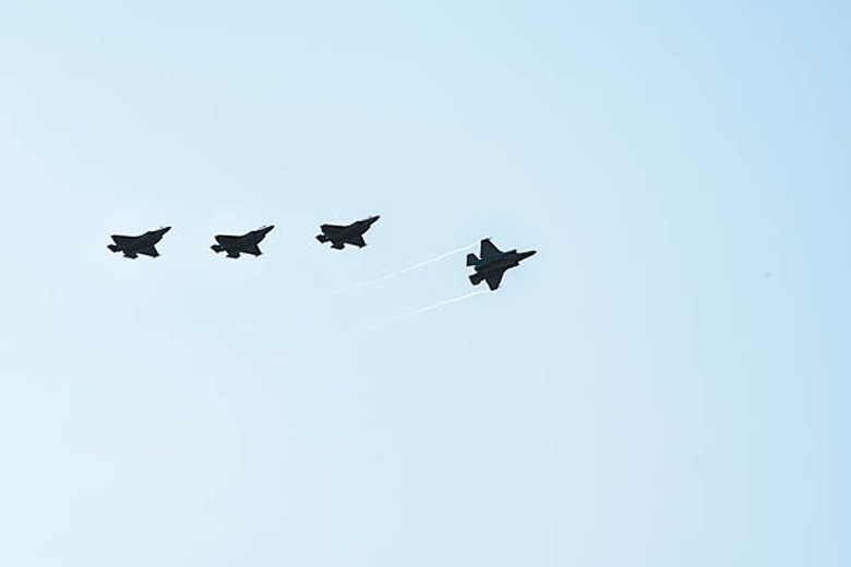 F35B飛抵南韓。
