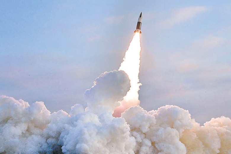 北韓發射彈道導彈向美國及南韓展示武力。