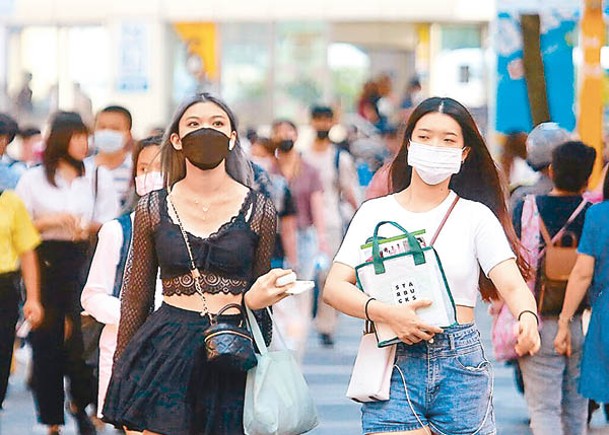 台灣民眾外現時出仍然要戴口罩。（中時電子報圖片）