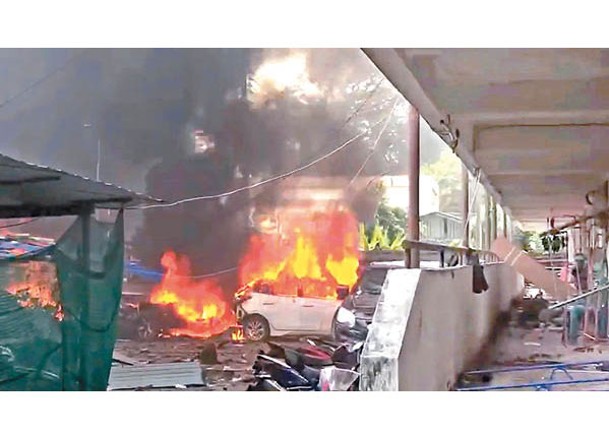 泰警察公寓遭汽車炸彈襲擊