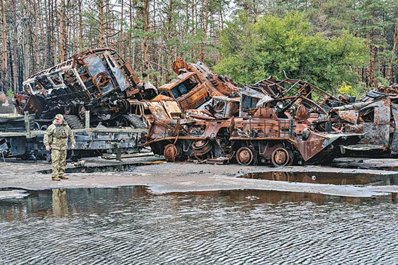 烏克蘭戰場遺下大批被摧毀的武器。