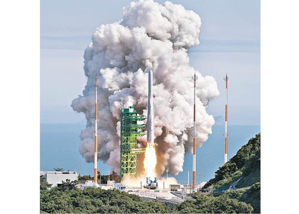 圖為南韓自主研發火箭早前成功發射升空。（Getty Images圖片）