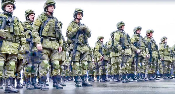 俄軍士兵準備上前線。