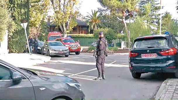 西班牙警方調查事件。