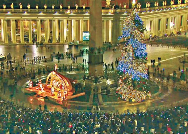 梵蒂岡聖誕樹亮燈