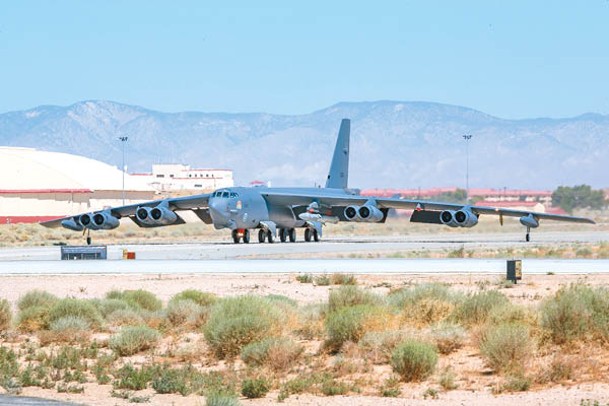 B-52H轟炸機掛載AGM-183A進行測試。