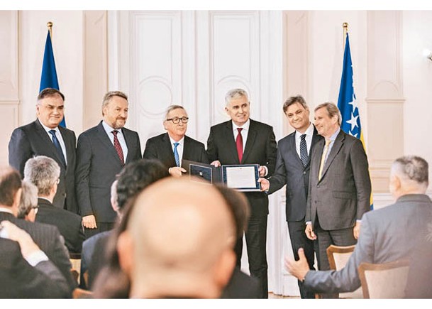 歐盟同意波斯尼亞入盟候選國地位。