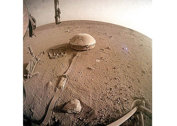 NASA公布  火星上照片  為洞察號講再見