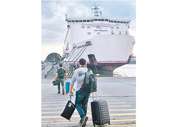 大批菲籍海員未來恐怕無法在懸掛歐盟旗幟的船隻工作。