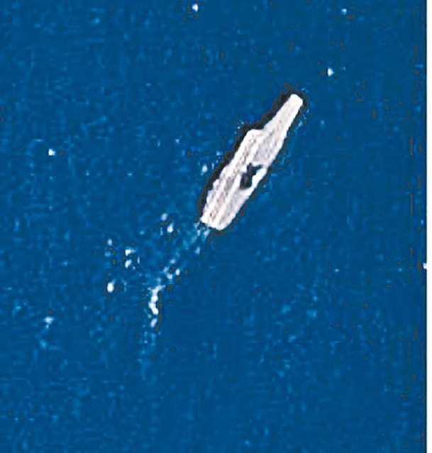 衞星圖像拍到中國航空母艦山東號（圖）在南海航行。