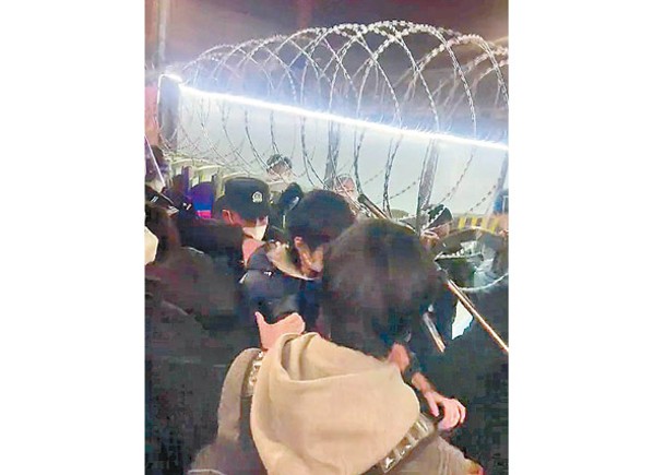 傳不滿「5+3」  廣州機場爆警民衝突