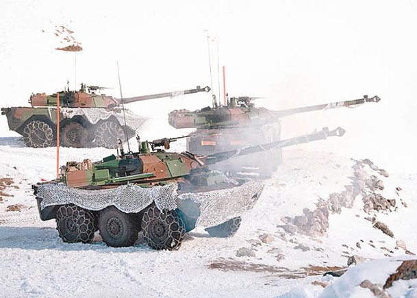 法軍援承諾開先例  供烏裝甲車西方製