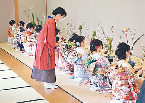 700人聚京都  插花慶新春