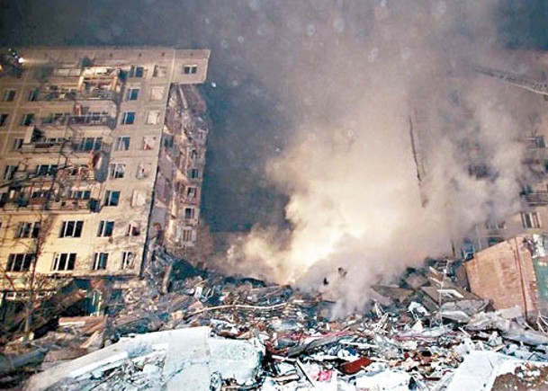俄導彈襲烏多地  炸公寓25平民死