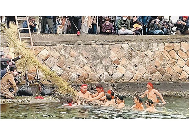 漁民開年儀式 水下拔河復辦
