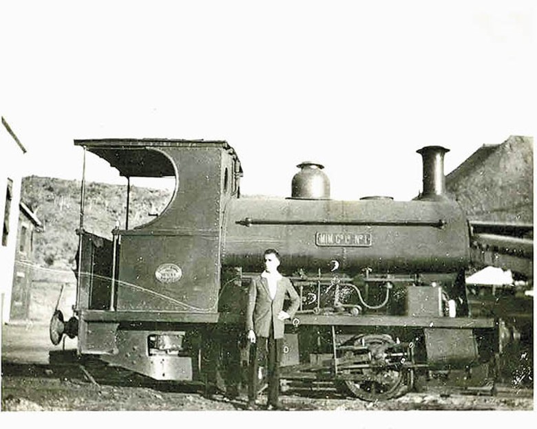 蒸汽火車的舊照。