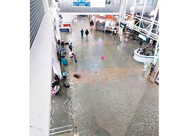 奧克蘭國際機場受水浸影響。