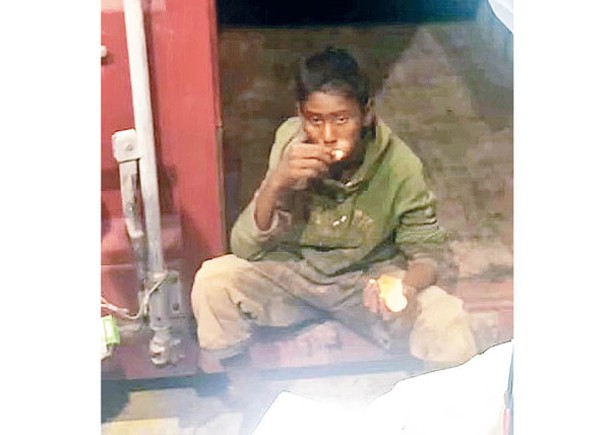 捉迷藏躲運馬國貨櫃  孟加拉少年險餓死