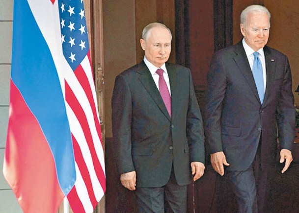 俄羅斯總統普京（左）與美國總統拜登（右）同意延長《新削減戰略武器條約》。