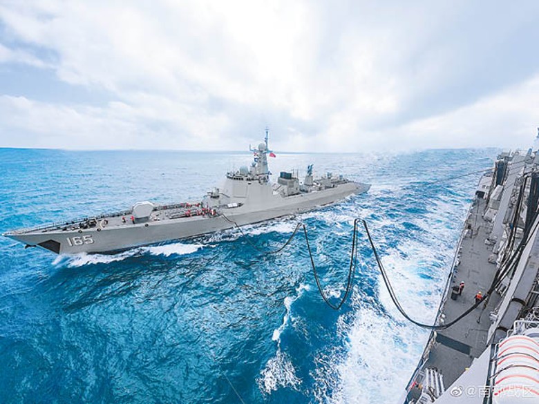 中國南部戰區海軍在南海演練，檢驗部隊協同保障能力。
