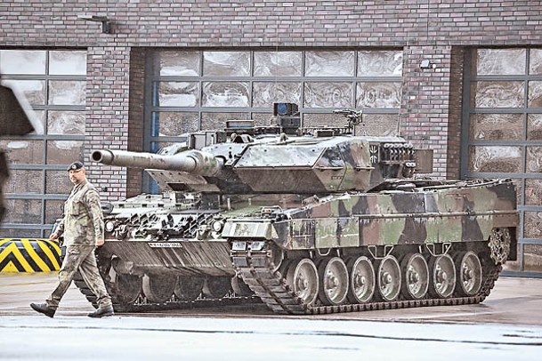 西方國家向烏克蘭提供坦克。（Getty Images圖片）