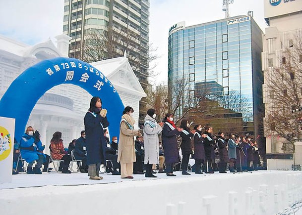 札幌冰雪節開幕，吸引大批民眾參觀。