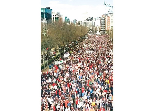 馬德里百萬醫護示威